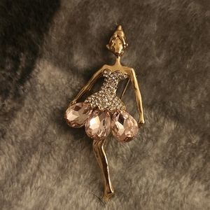 Ballerina vintage pin